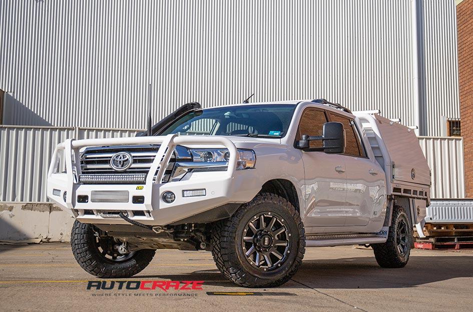 TOYOTA HILUX 4WD GD05 MATTE BLACK MILLED ACCENTS